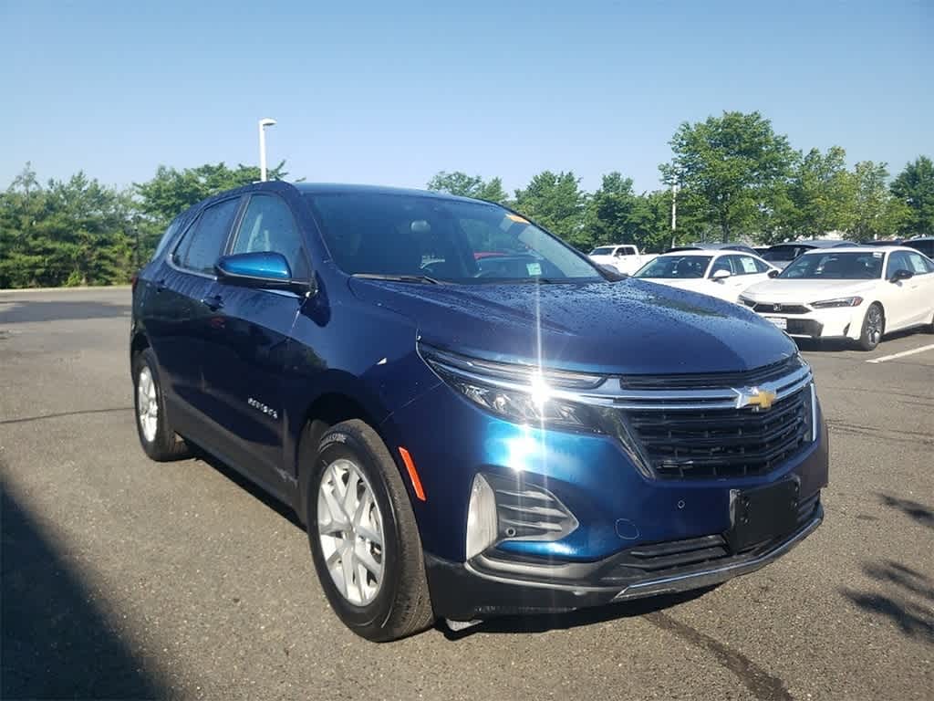 Thumbnail: 2022 Chevrolet Equinox - 3