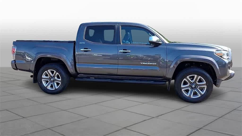 Thumbnail: 2019 Toyota Tacoma - 9