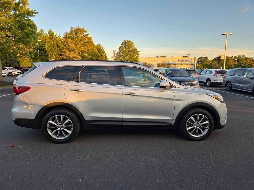 Thumbnail: 2017 Hyundai Santa Fe - 4