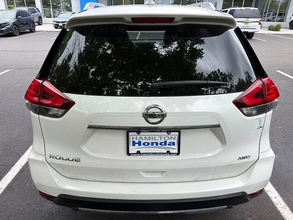 Thumbnail: 2017 Nissan Rogue - 11