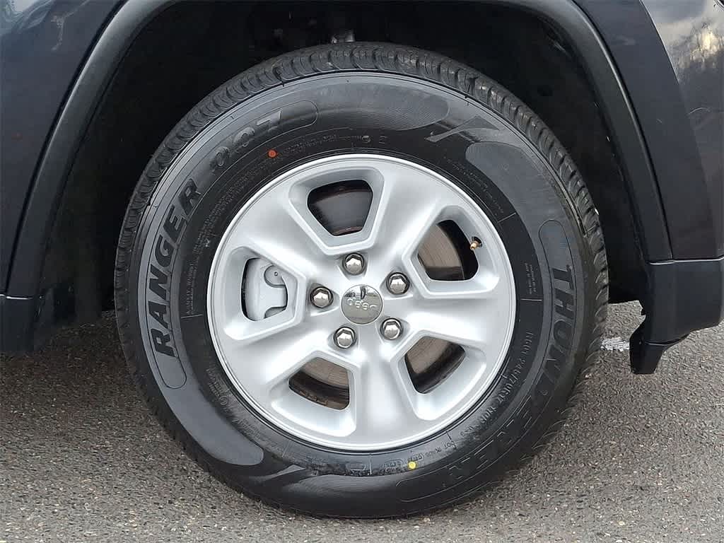 Thumbnail: 2015 Jeep Grand Cherokee - 26