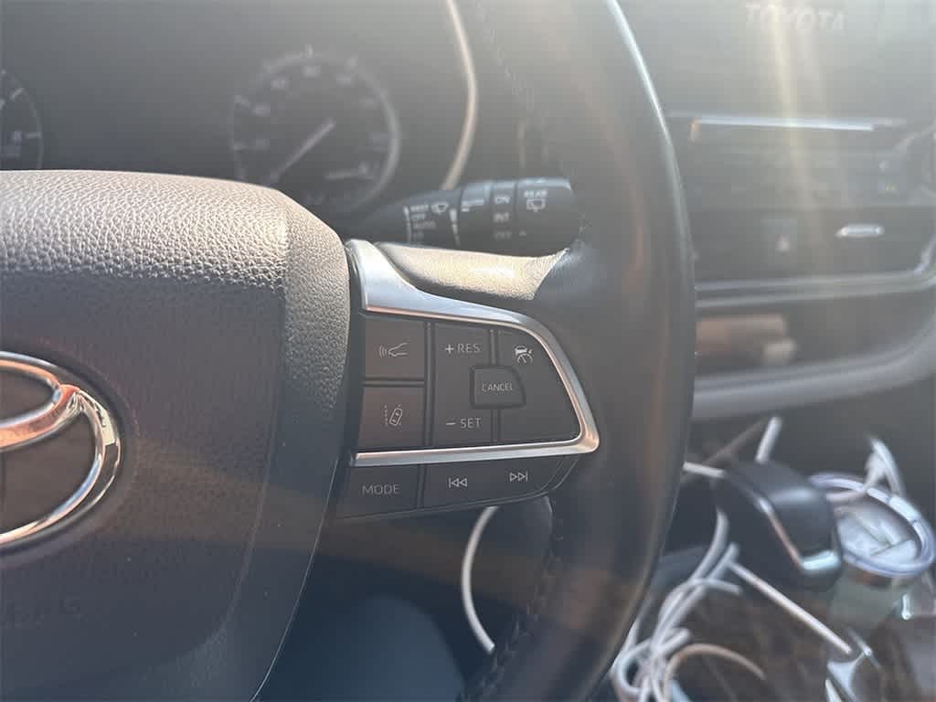 Thumbnail: 2021 Toyota Highlander - 10