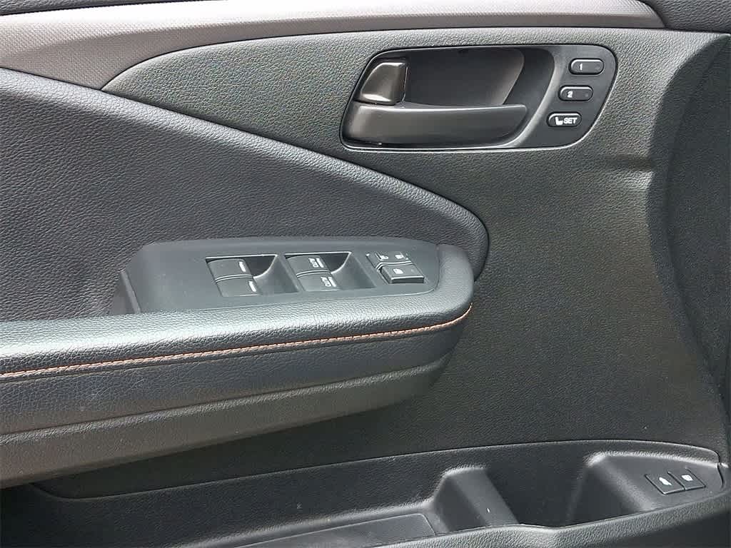 Thumbnail: 2022 Honda Passport - 10