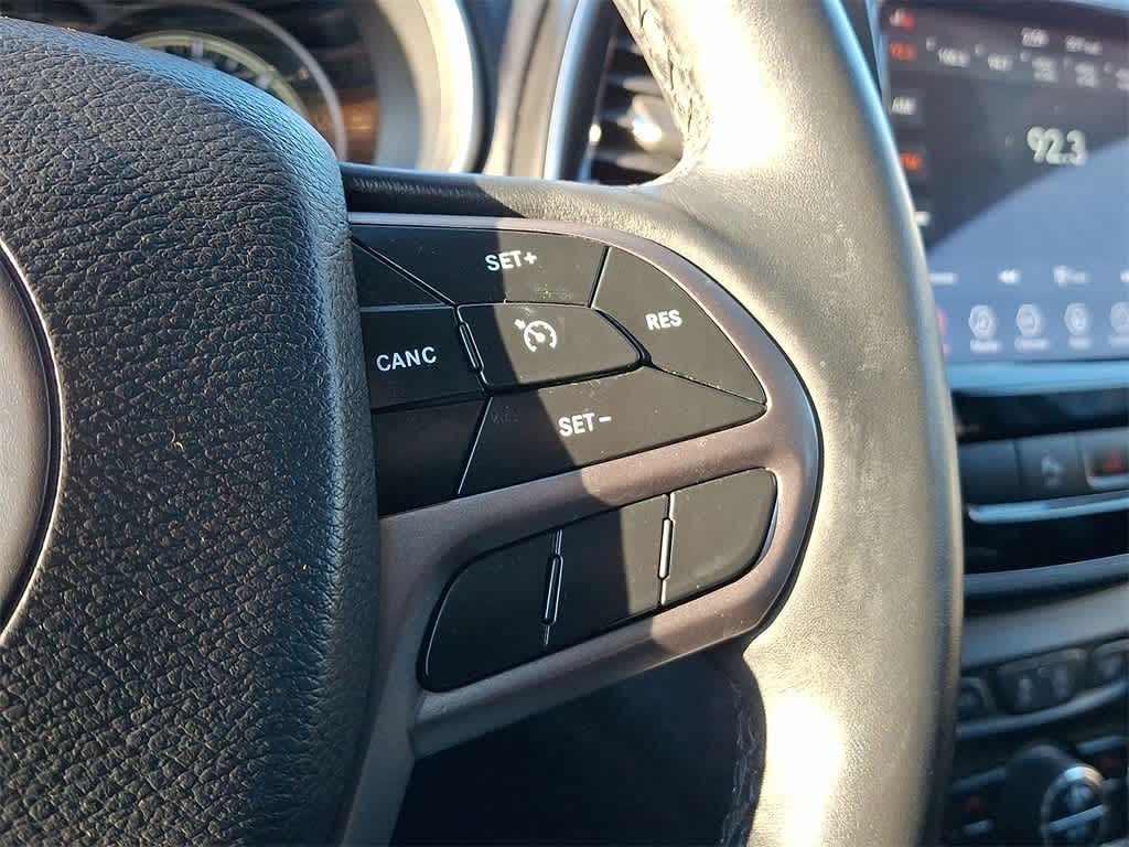 Thumbnail: 2019 Jeep Cherokee - 18