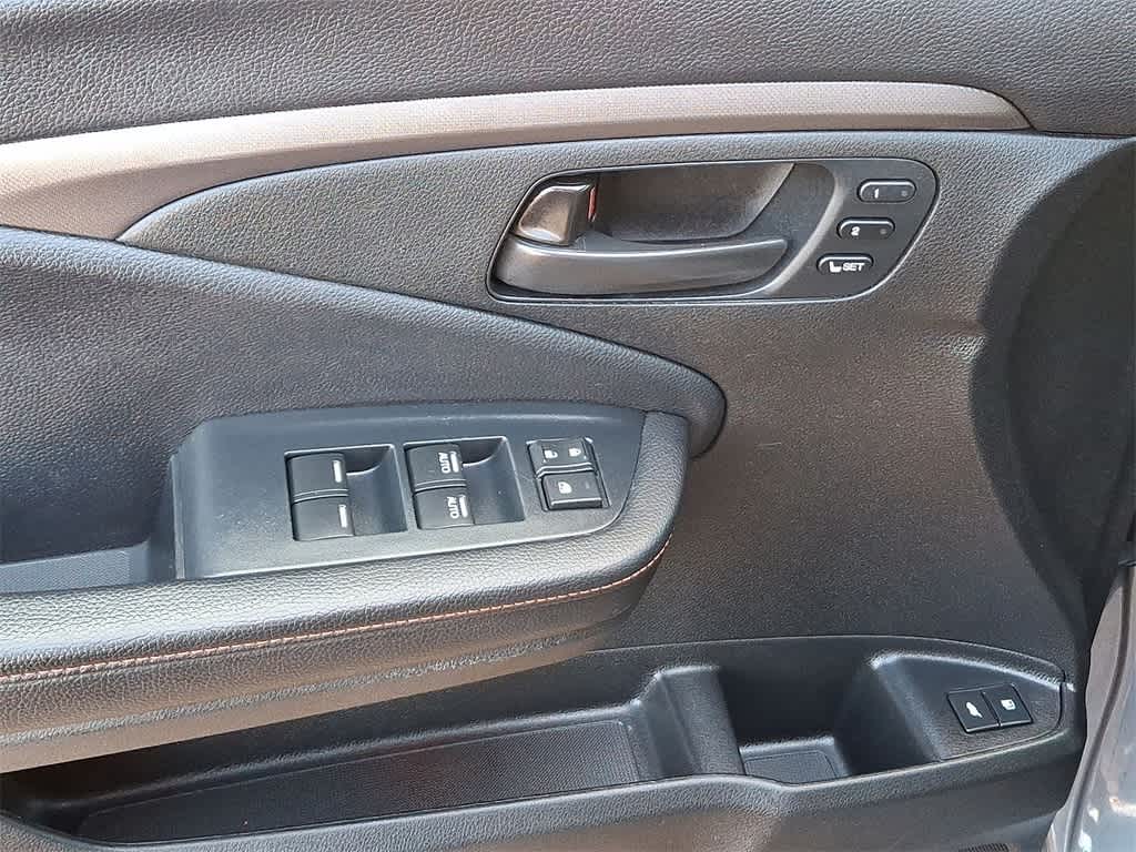 Thumbnail: 2023 Honda Passport - 10