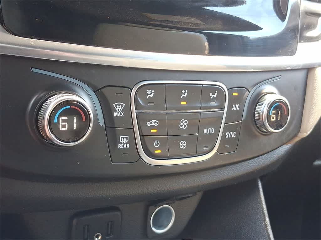 2023 Chevrolet Traverse LS 19