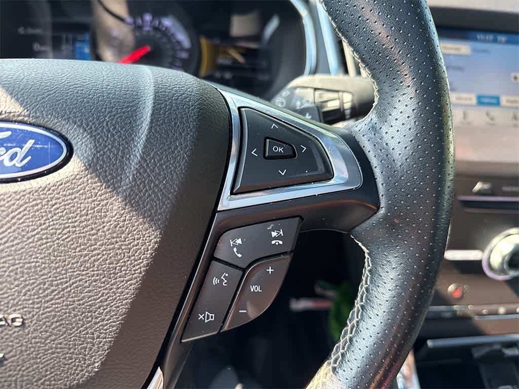 Thumbnail: 2019 Ford Edge - 10