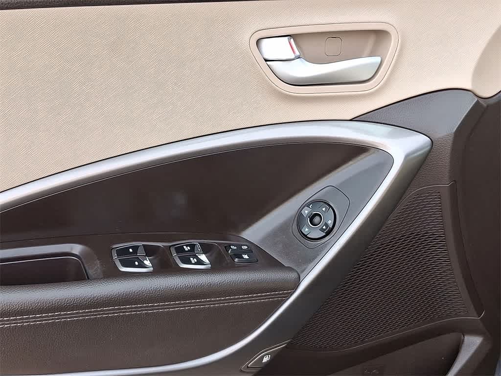 Thumbnail: 2017 Hyundai Santa Fe - 10