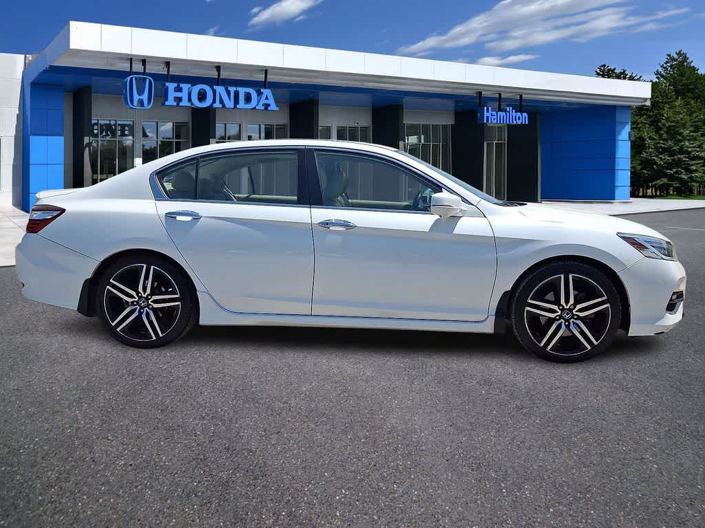 Thumbnail: 2017 Honda Accord - 25