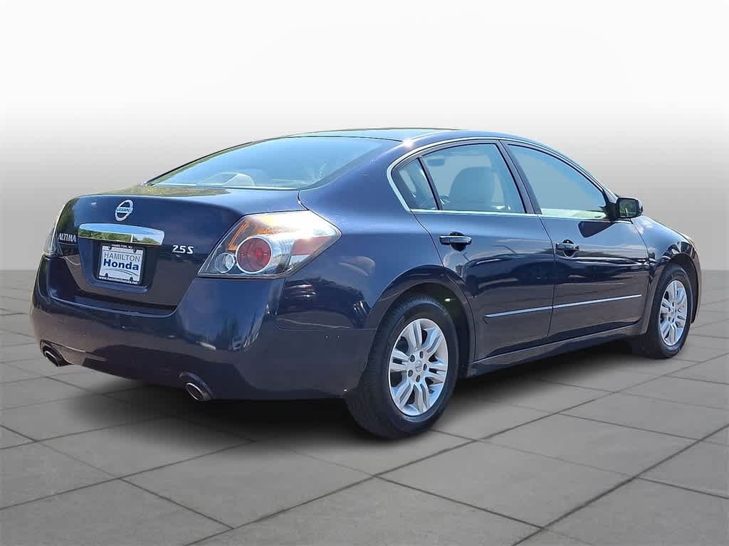 Thumbnail: 2011 Nissan Altima - 24