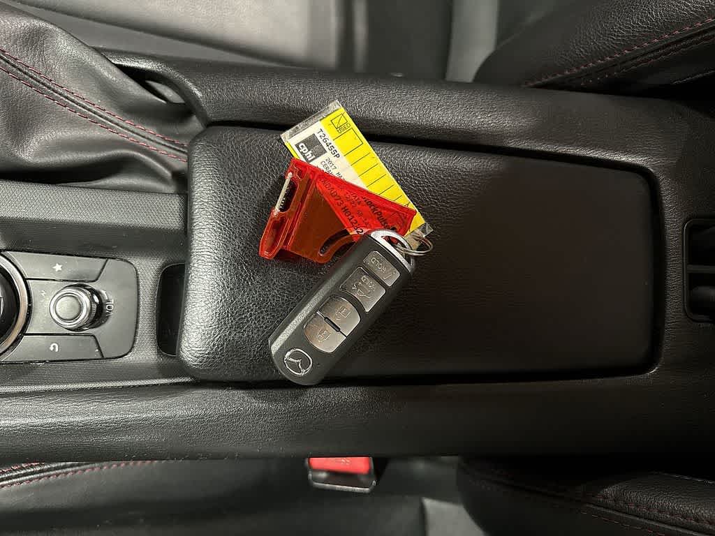 Thumbnail: 2017 Mazda MX-5 Miata - 29