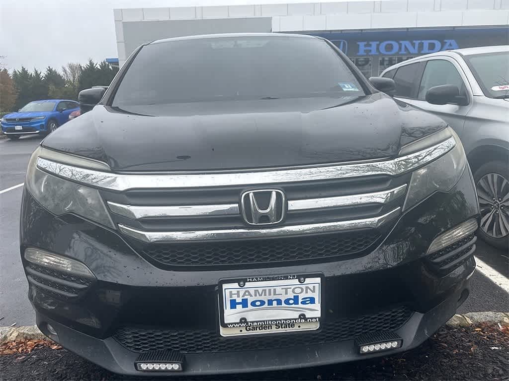 Thumbnail: 2017 Honda Pilot - 2