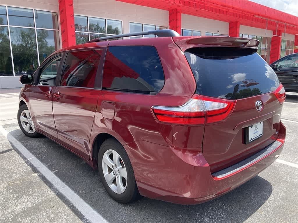 Thumbnail: 2015 Toyota Sienna - 6