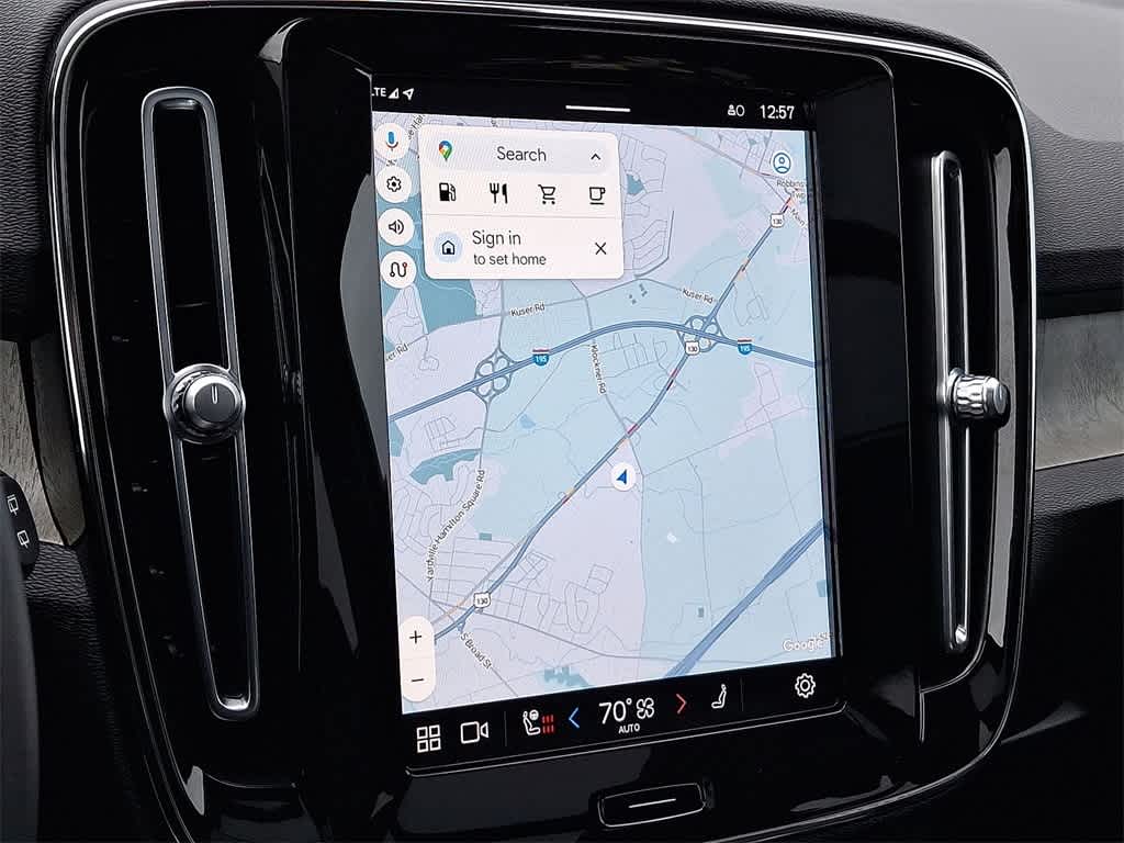 Thumbnail: 2023 Volvo XC40 - 14