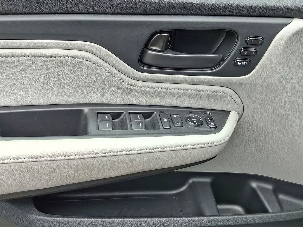 Thumbnail: 2019 Honda Odyssey - 10