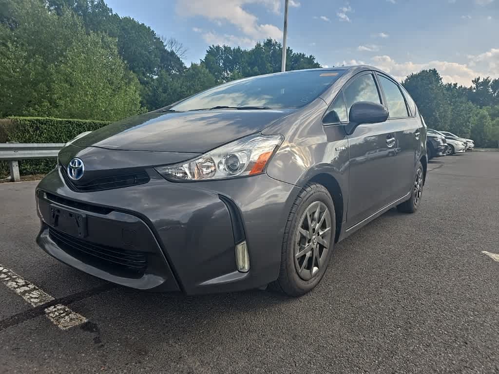 Thumbnail: 2017 Toyota Prius v - 1
