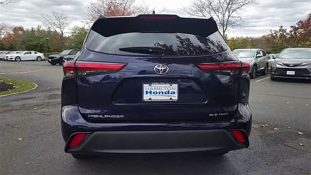 Thumbnail: 2023 Toyota Highlander - 7