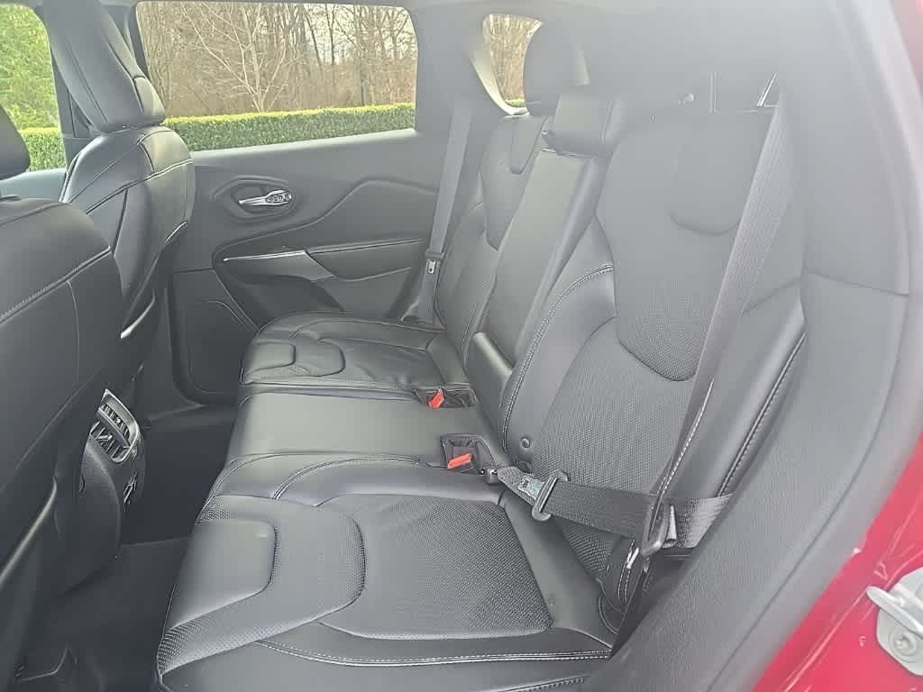 Thumbnail: 2019 Jeep Cherokee - 13