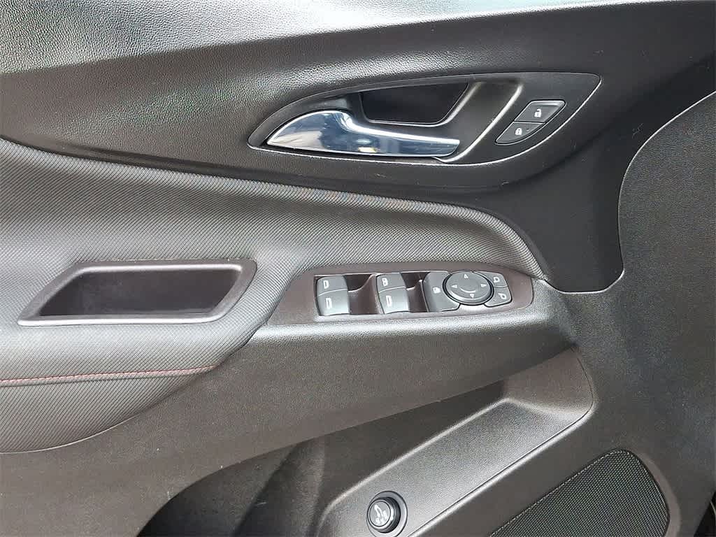 Thumbnail: 2022 Chevrolet Equinox - 10