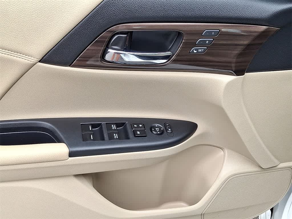 Thumbnail: 2016 Honda Accord - 10