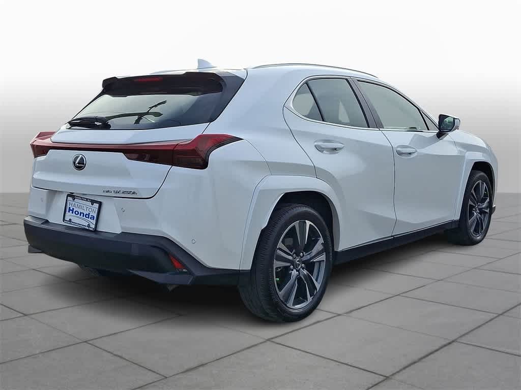 Thumbnail: 2023 Lexus UX - 24