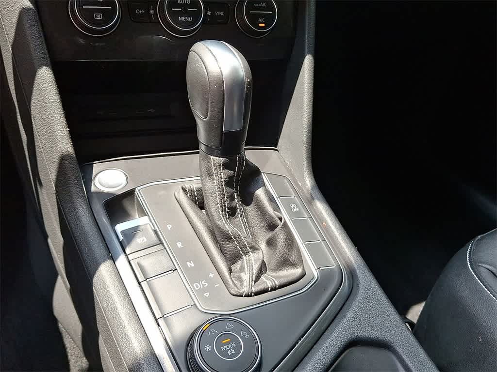 Thumbnail: 2021 Volkswagen Tiguan - 12