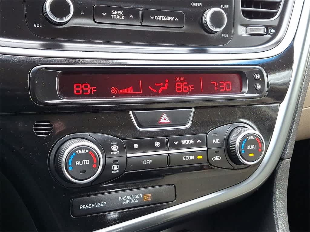 Thumbnail: 2015 Kia Optima - 19