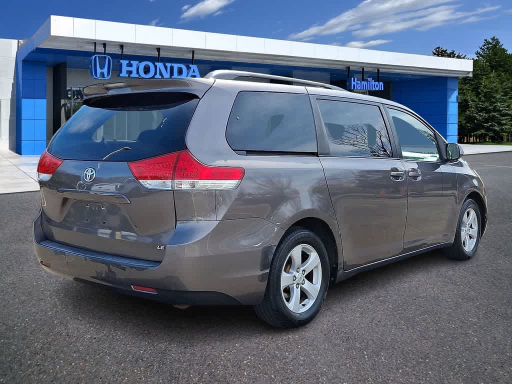 Thumbnail: 2011 Toyota Sienna - 24