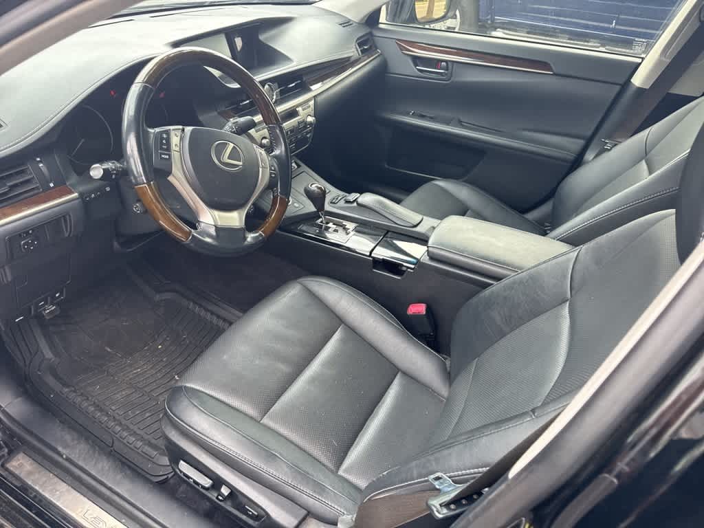 Thumbnail: 2014 Lexus ES - 9