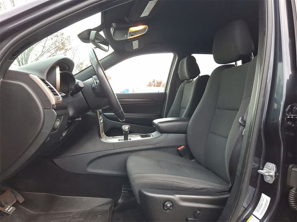 Thumbnail: 2015 Jeep Grand Cherokee - 11