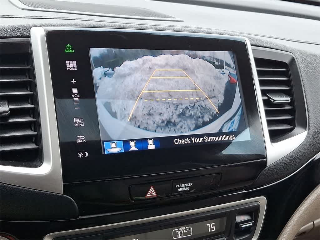 Thumbnail: 2016 Honda Pilot - 15