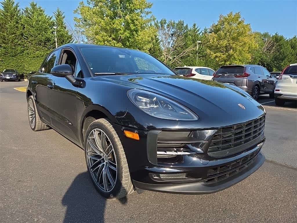 Thumbnail: 2020 Porsche Macan - 3