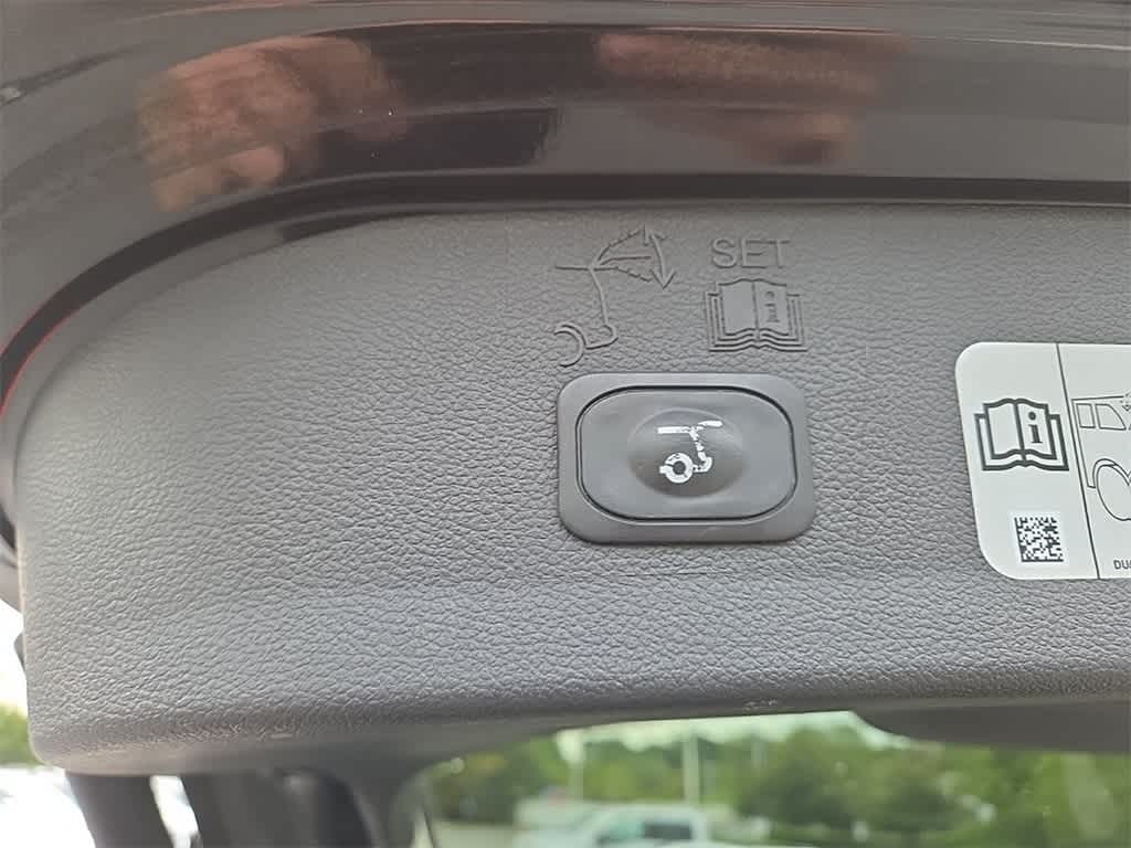 Thumbnail: 2019 Ford Escape - 11