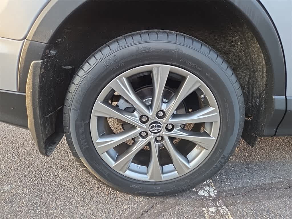 Thumbnail: 2016 Toyota RAV4 - 12