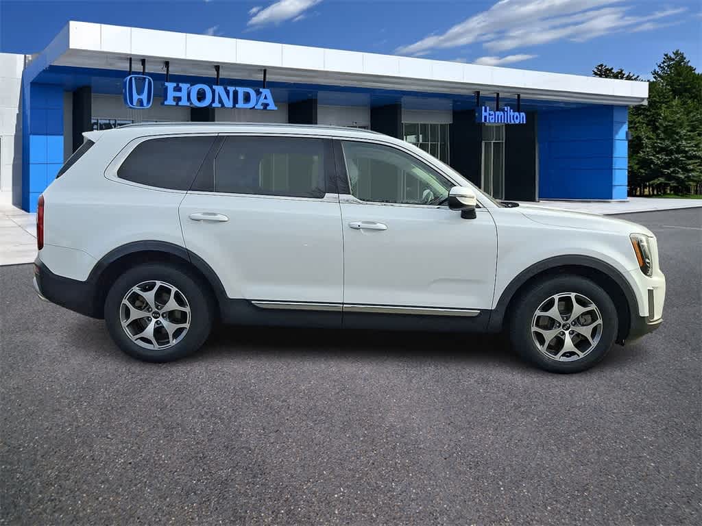 Thumbnail: 2020 Kia Telluride - 25