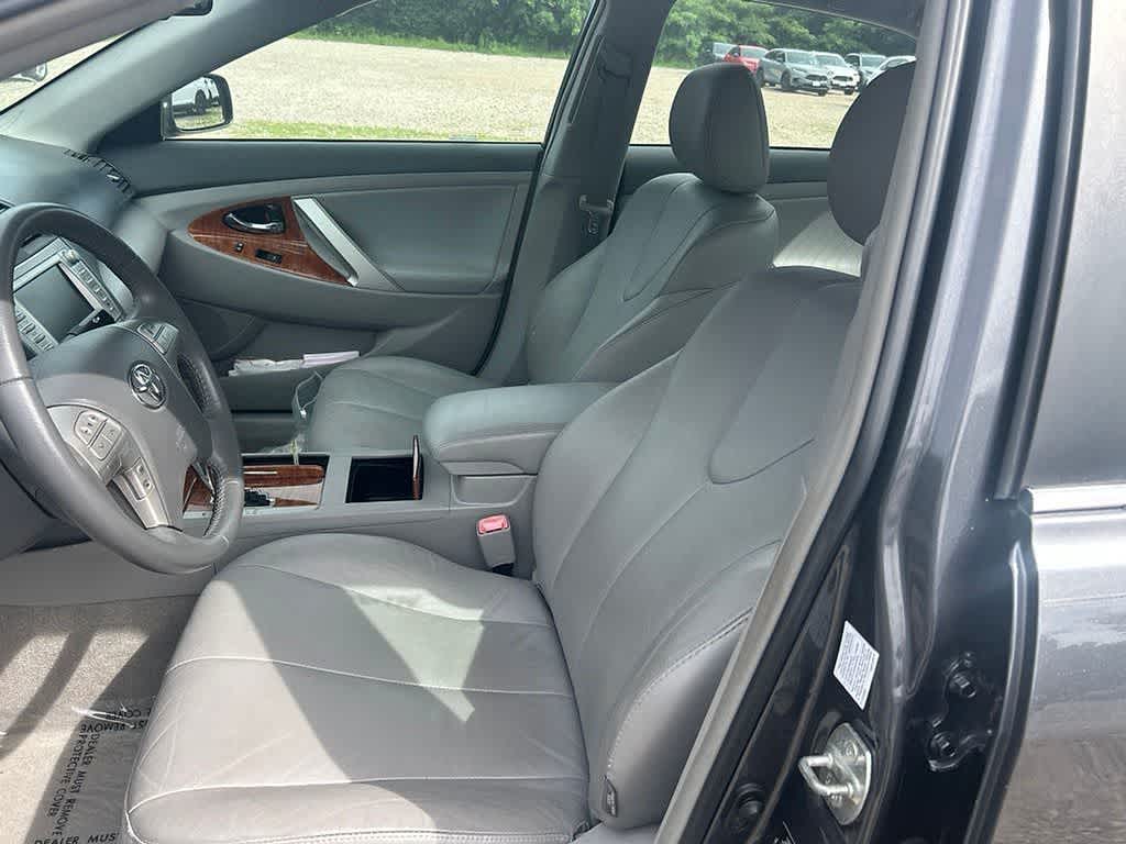 Thumbnail: 2010 Toyota Camry - 15