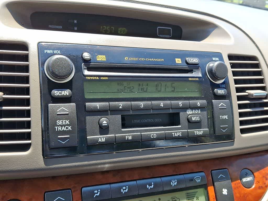 Thumbnail: 2004 Toyota Camry - 14