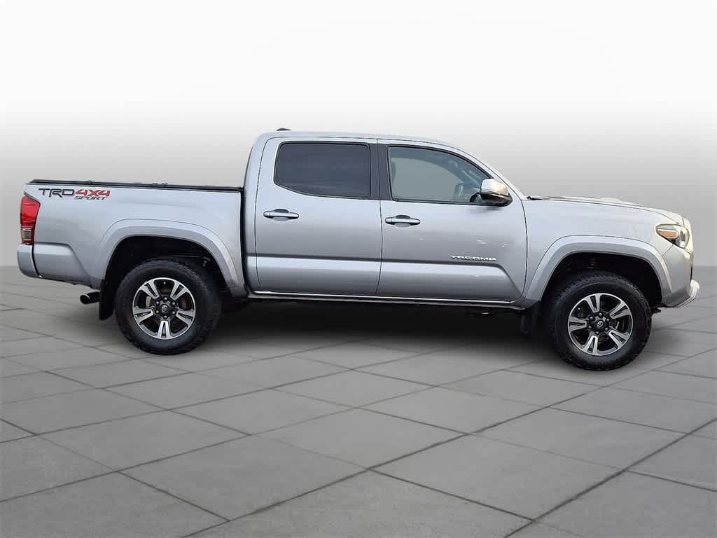 Thumbnail: 2017 Toyota Tacoma - 25