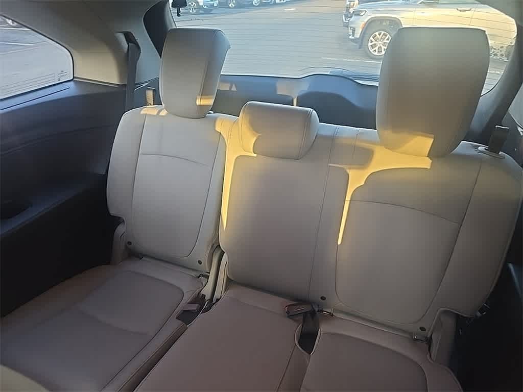 Thumbnail: 2018 Honda Odyssey - 12