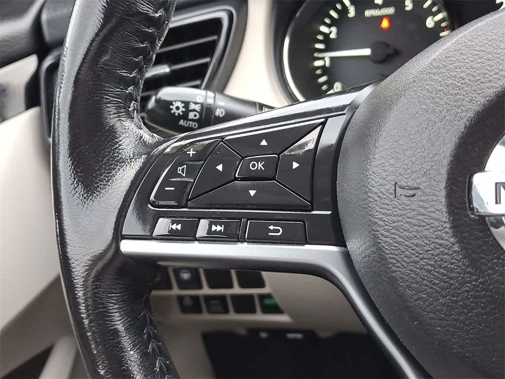 Thumbnail: 2019 Nissan Rogue Sport - 17