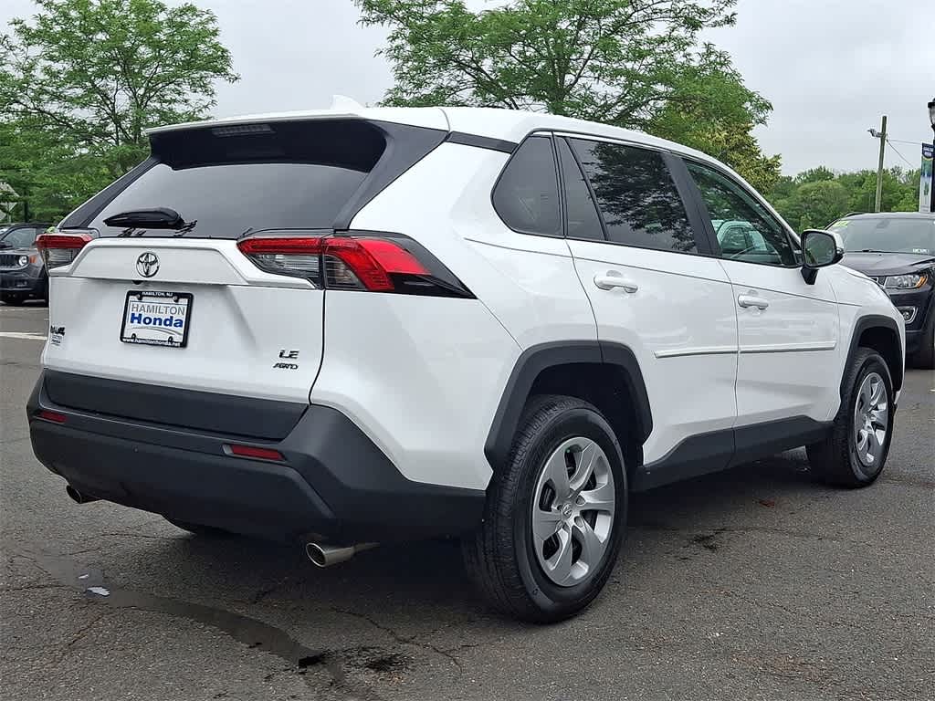 2022 Toyota RAV4 LE 24
