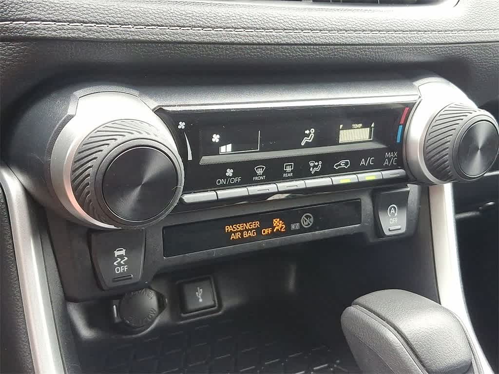 2022 Toyota RAV4 LE 19