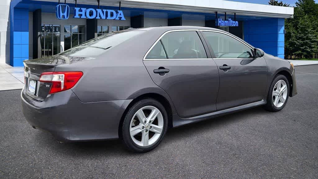 Thumbnail: 2013 Toyota Camry - 8