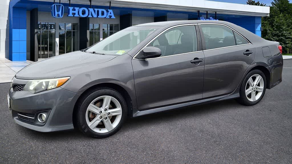 Thumbnail: 2013 Toyota Camry - 4