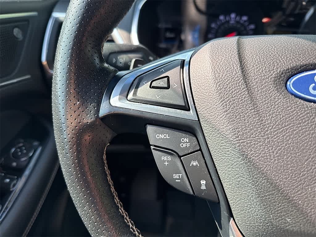 Thumbnail: 2019 Ford Edge - 11