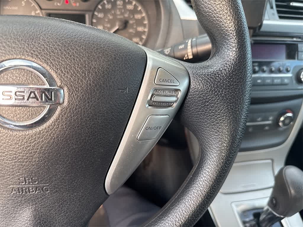 Thumbnail: 2015 Nissan Sentra - 10