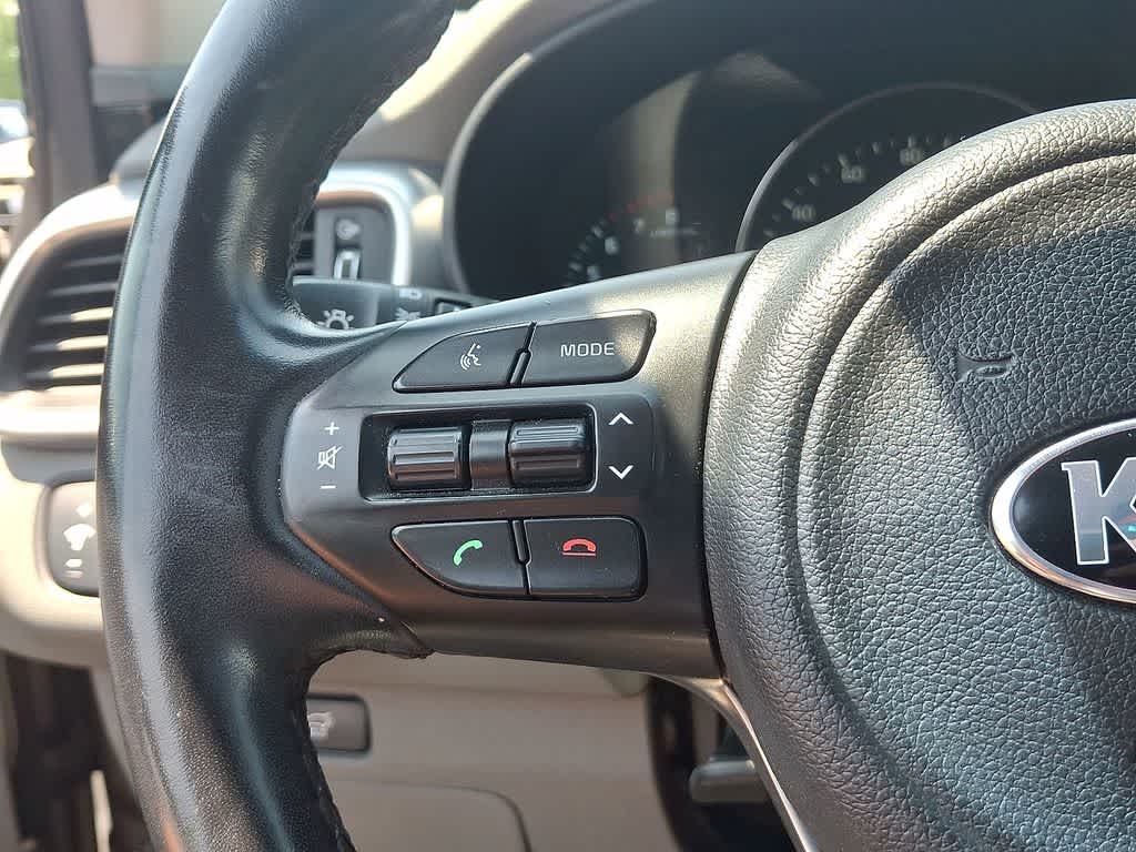 Thumbnail: 2016 Kia Sorento - 17