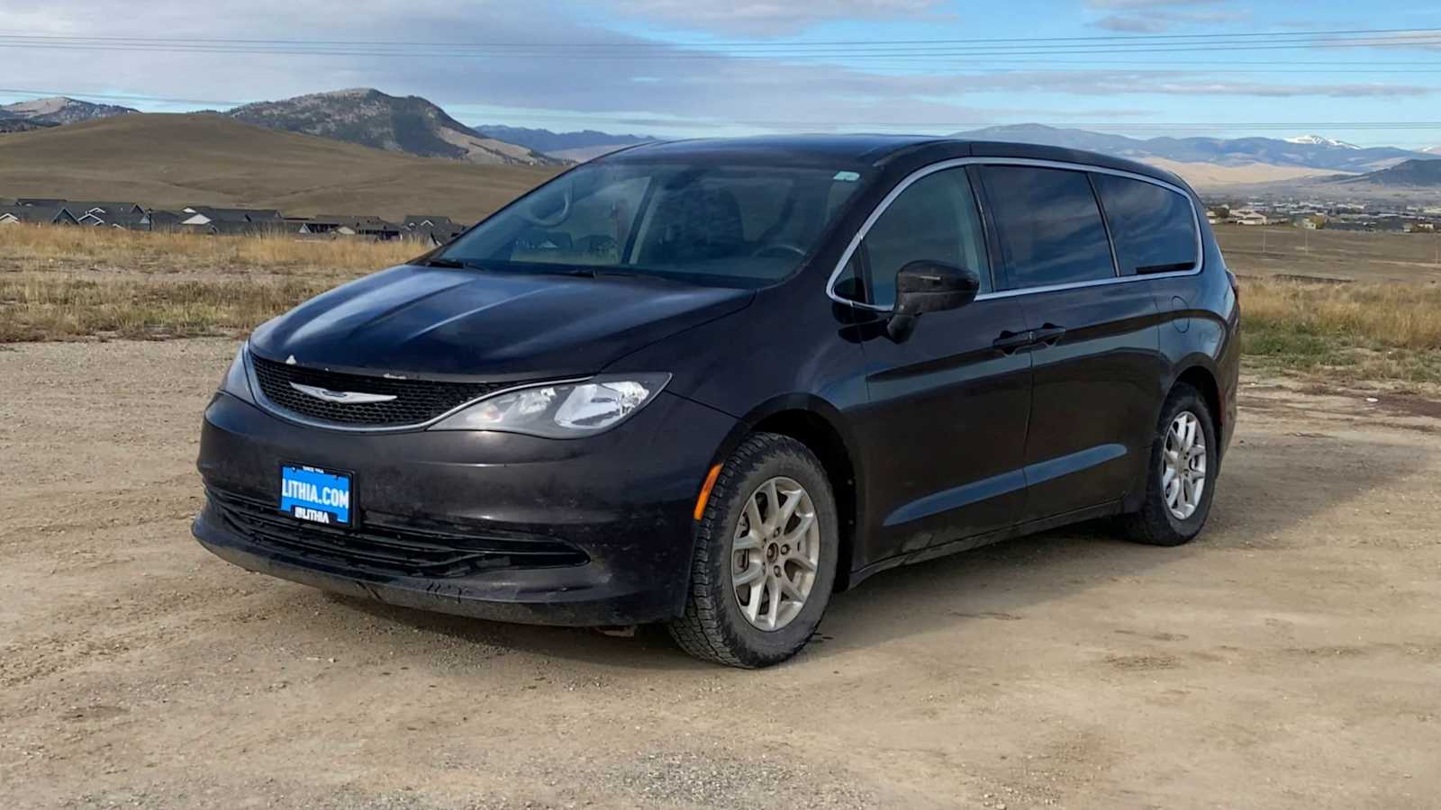 Thumbnail: 2017 Chrysler Pacifica - 4