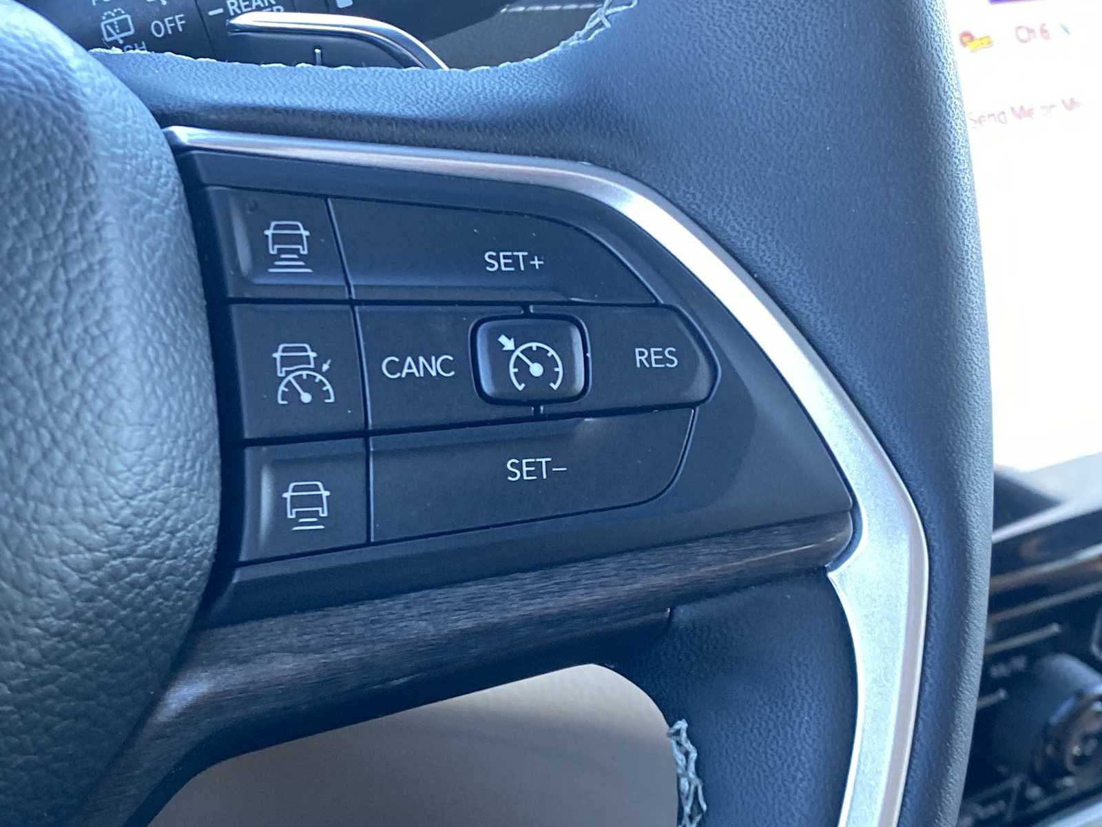 Thumbnail: 2024 Jeep Grand Cherokee L - 31