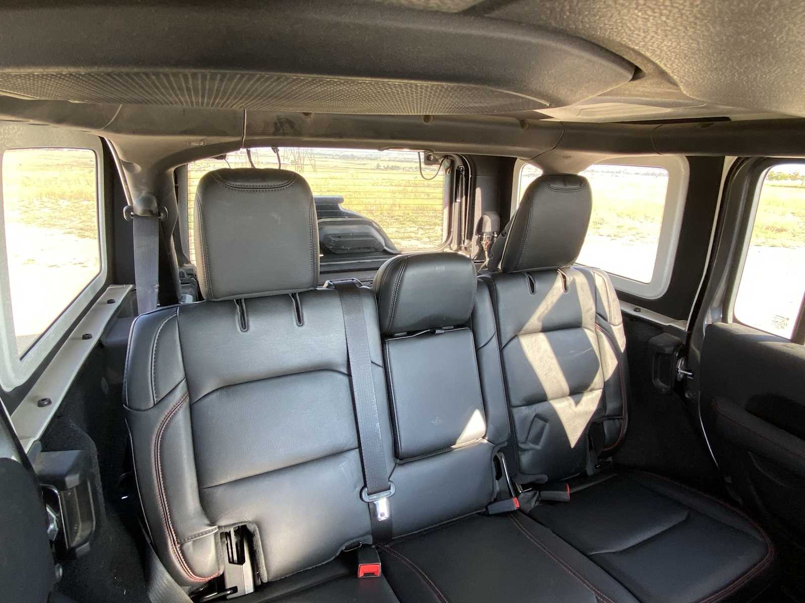 Thumbnail: 2019 Jeep Wrangler - 16